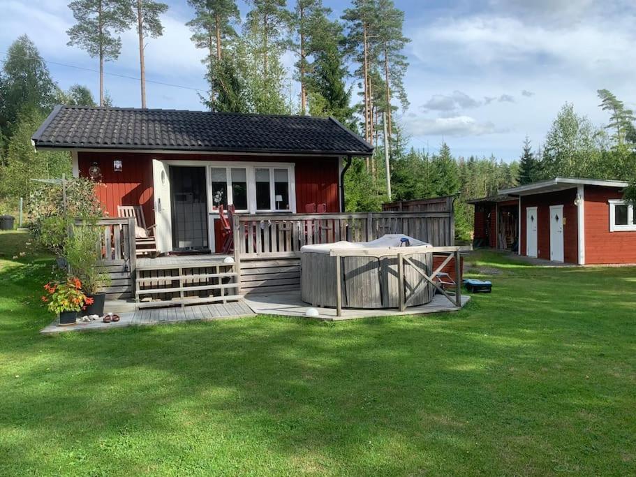 Mansarp Egen Gaststuga Med Sjoutsiktヴィラ エクステリア 写真